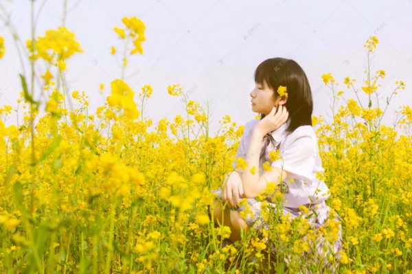 杭州老头的悠闲日常：一壶茶，一本书，好不惬意